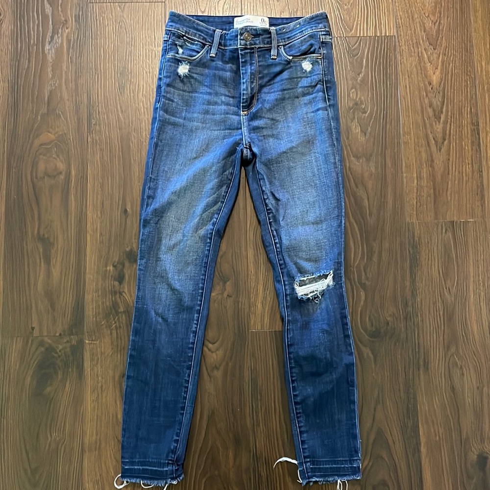 Abercrombie & Fitch high rise destroyed ankle jean